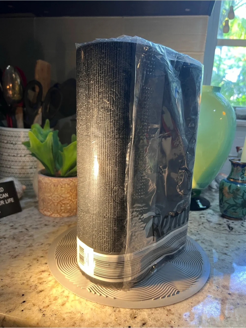 Black Luxury Toilet Paper - 6 Roll Pack- NEW
